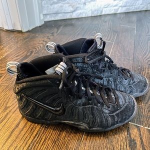 NIKE Air Foamposite Little Posite. Gently used. Size 4.5.